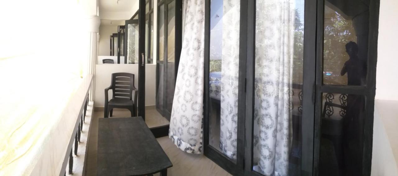 Hotel God'S Gift Morjim Exterior foto